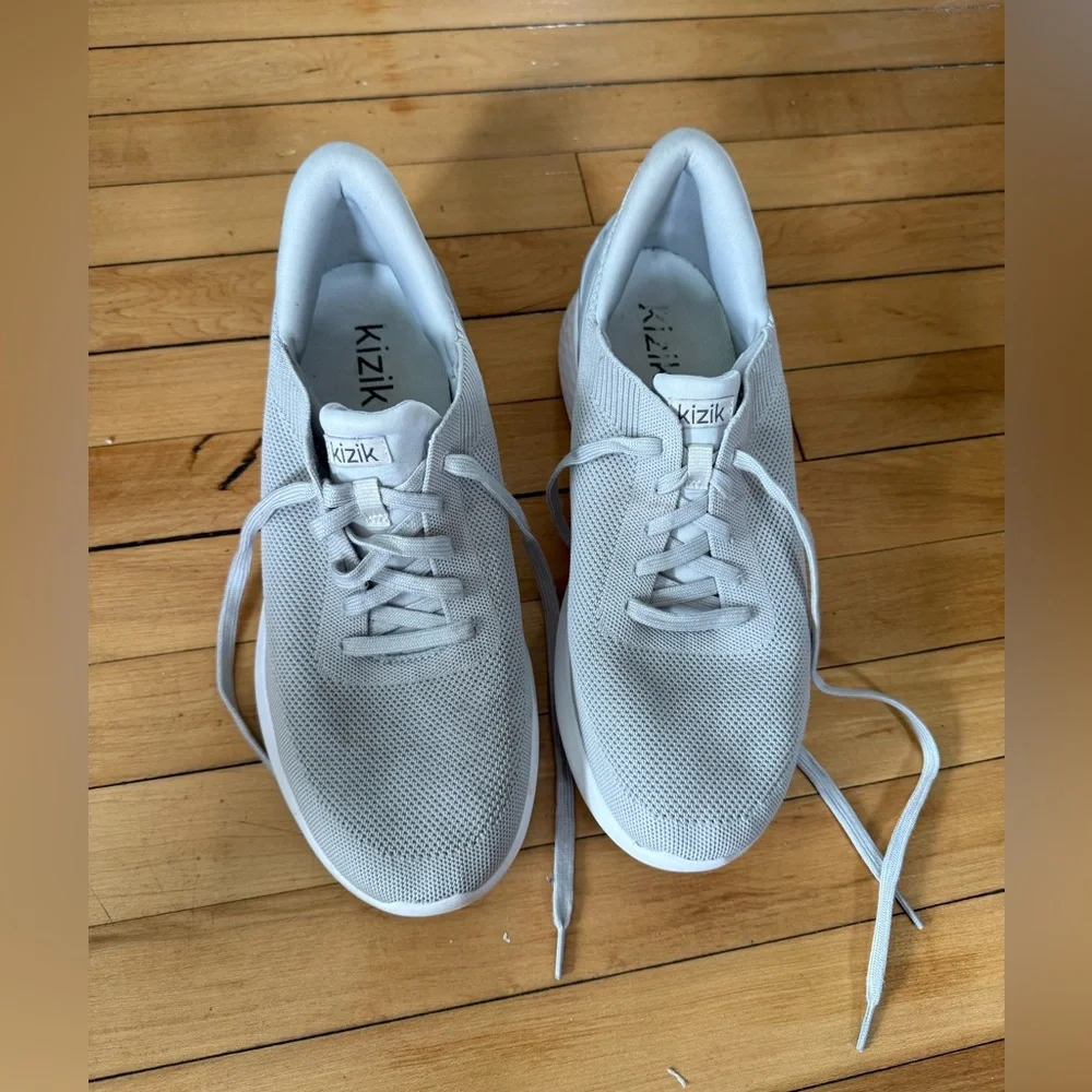 Kizik shoes in light grey wide width